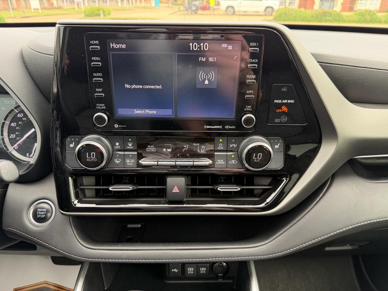 Toyota Highlander XLE FWD V6 2021