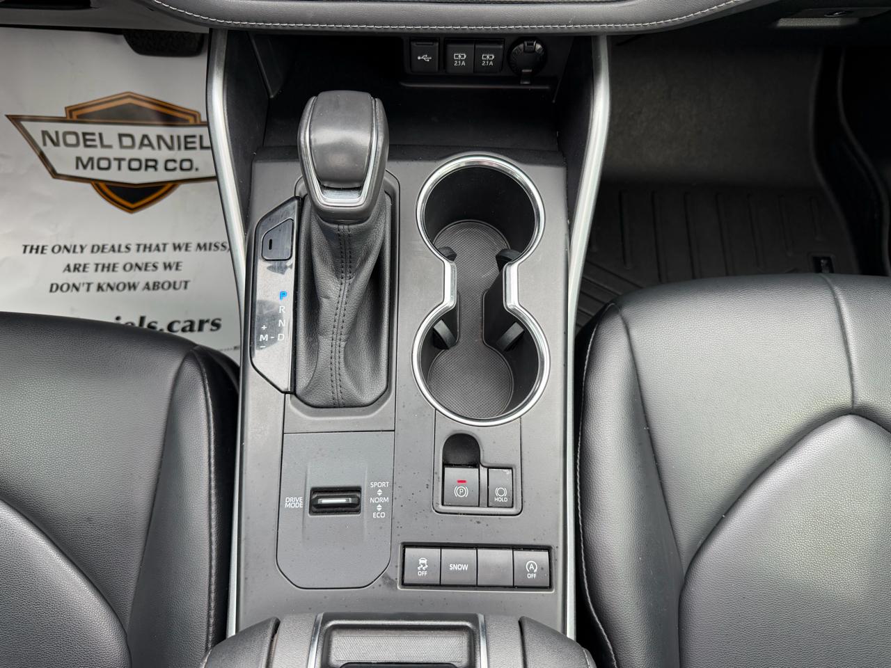 Toyota Highlander XLE FWD V6 2021