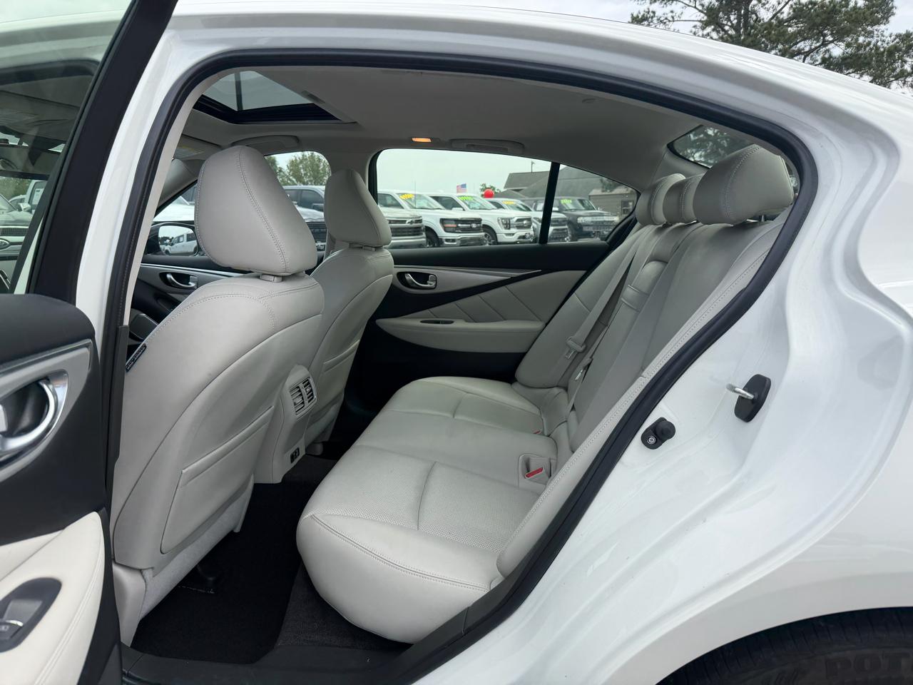 Infiniti Q50 3.0t LUXE 2023