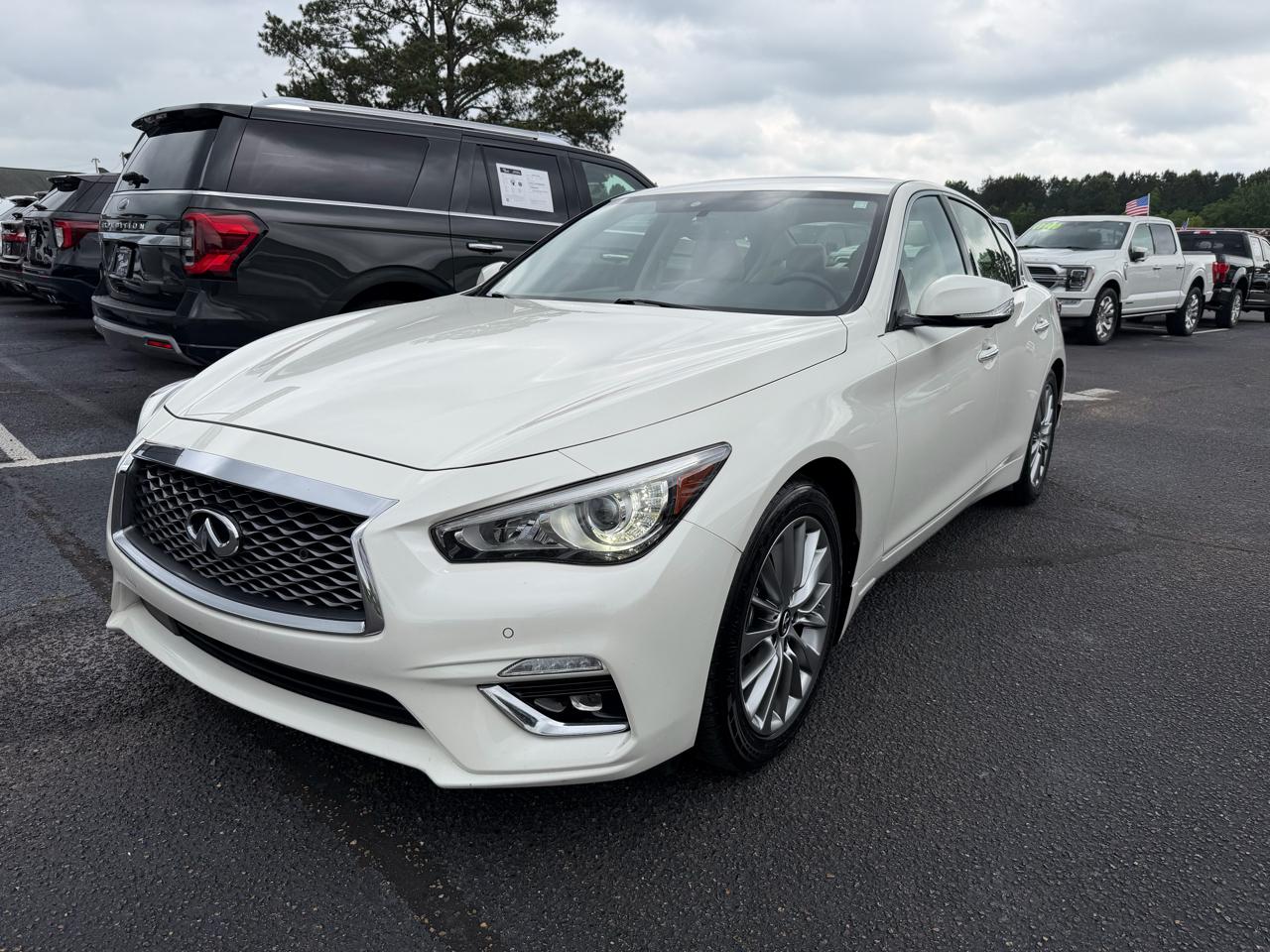 Infiniti Q50 3.0t LUXE 2023