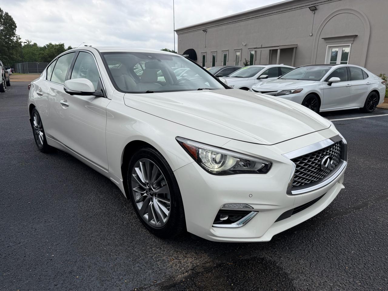 Infiniti Q50 3.0t LUXE 2023