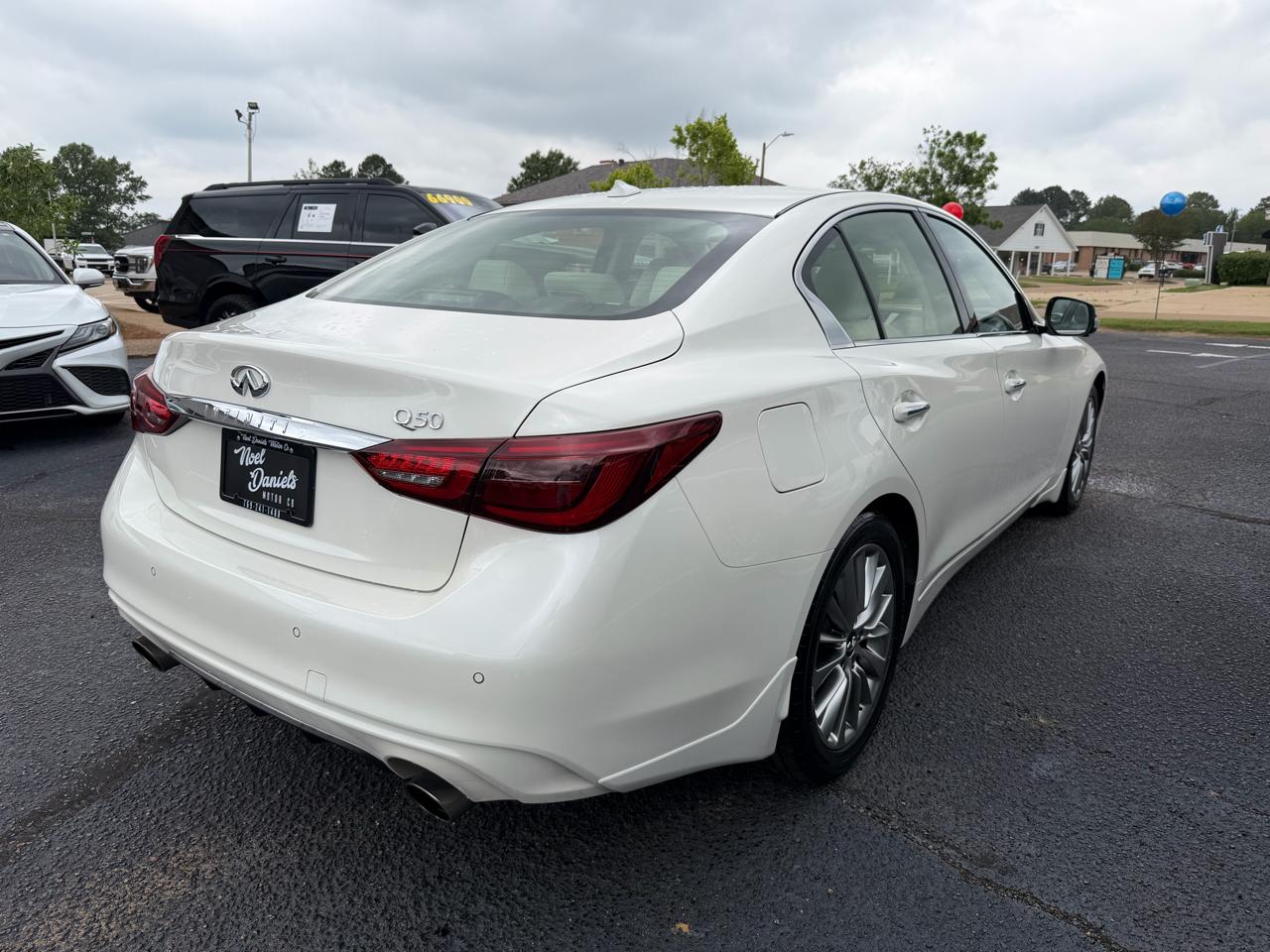 Infiniti Q50 3.0t LUXE 2023