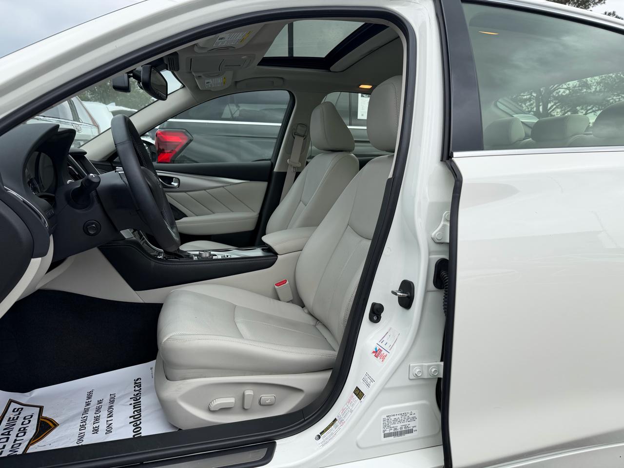 Infiniti Q50 3.0t LUXE 2023
