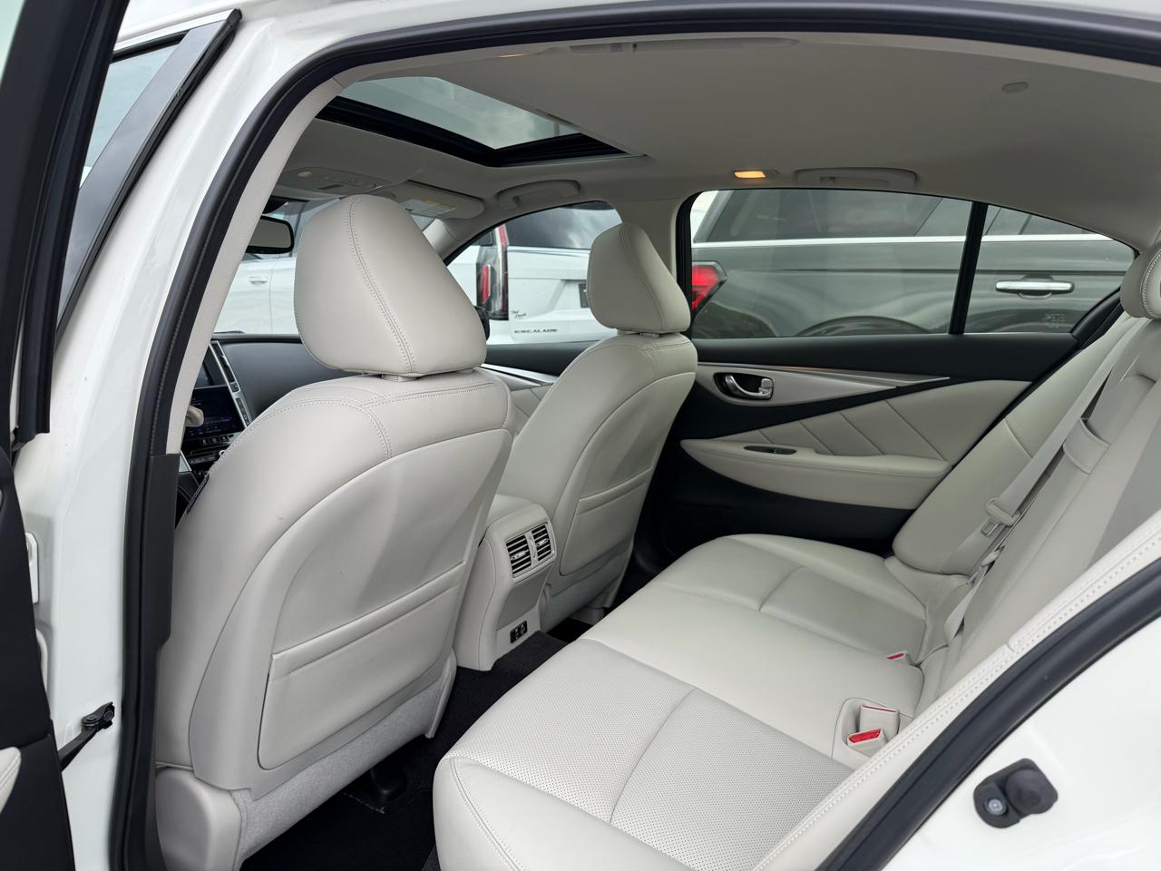 Infiniti Q50 3.0t LUXE 2023