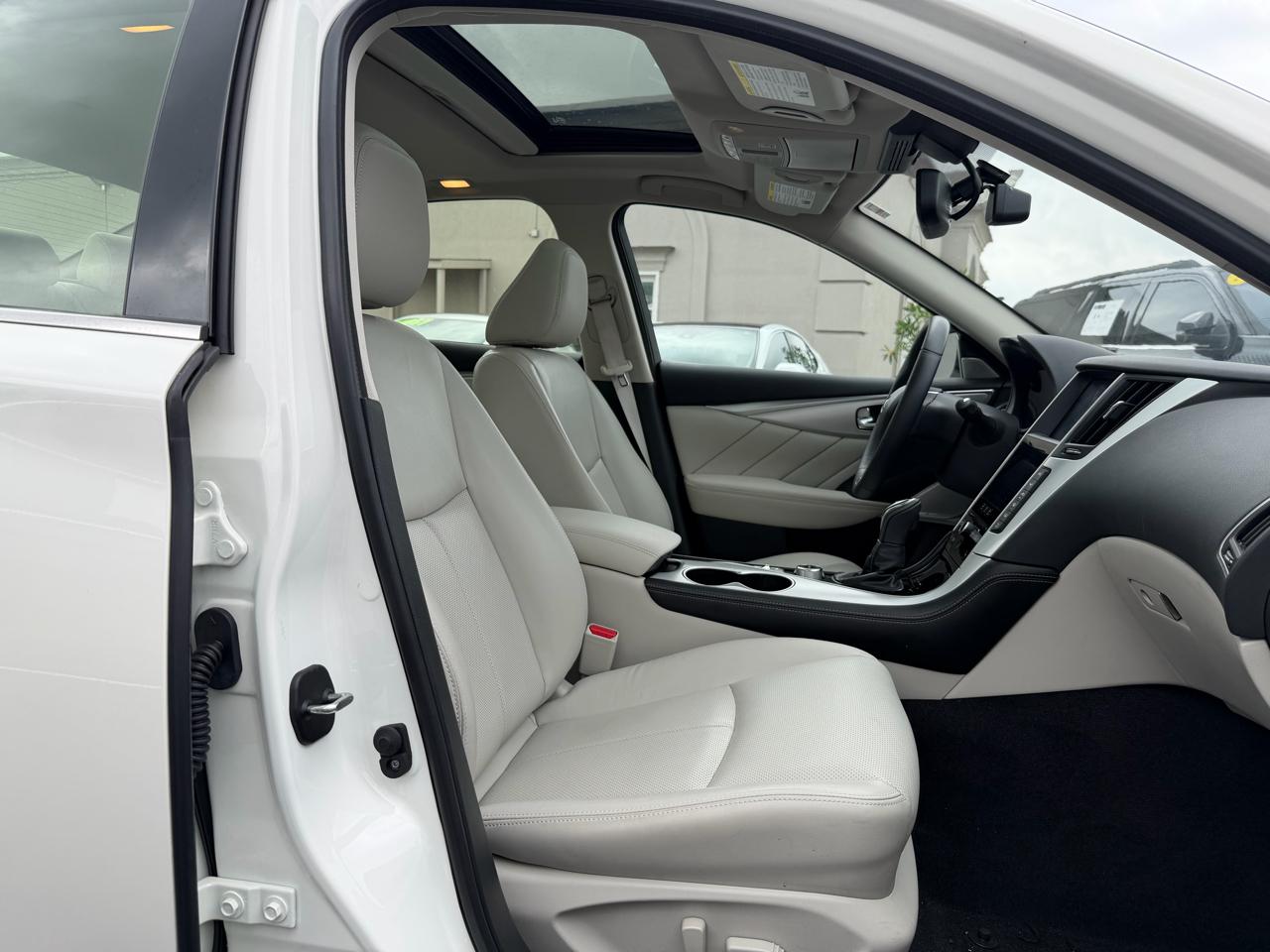 Infiniti Q50 3.0t LUXE 2023
