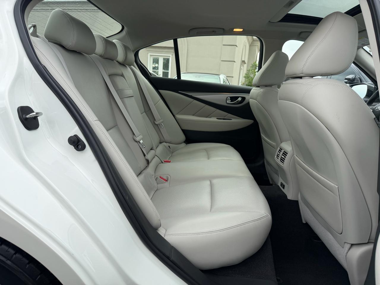 Infiniti Q50 3.0t LUXE 2023