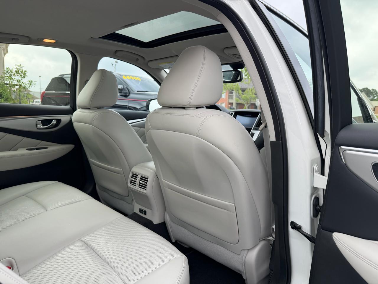 Infiniti Q50 3.0t LUXE 2023