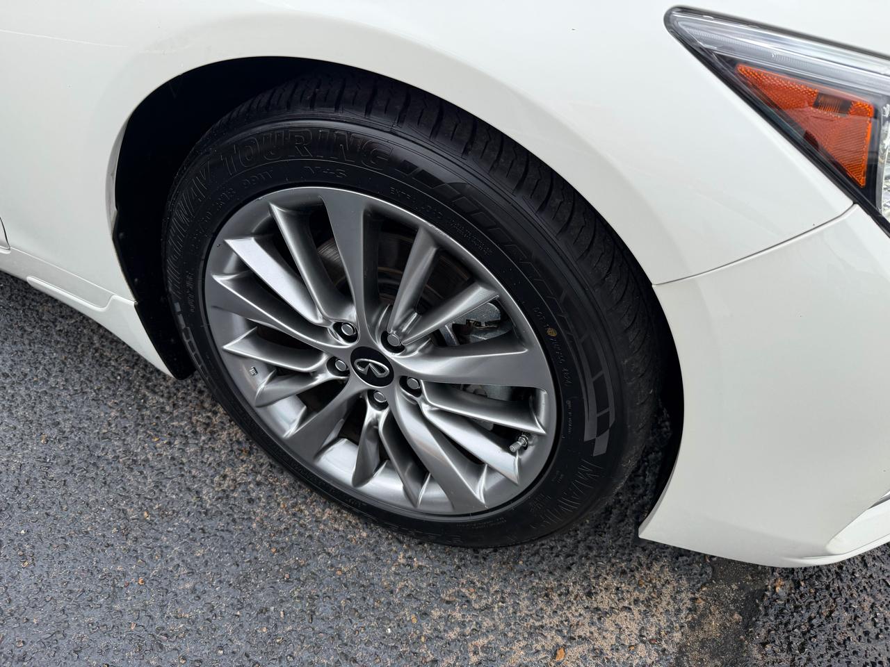 Infiniti Q50 3.0t LUXE 2023