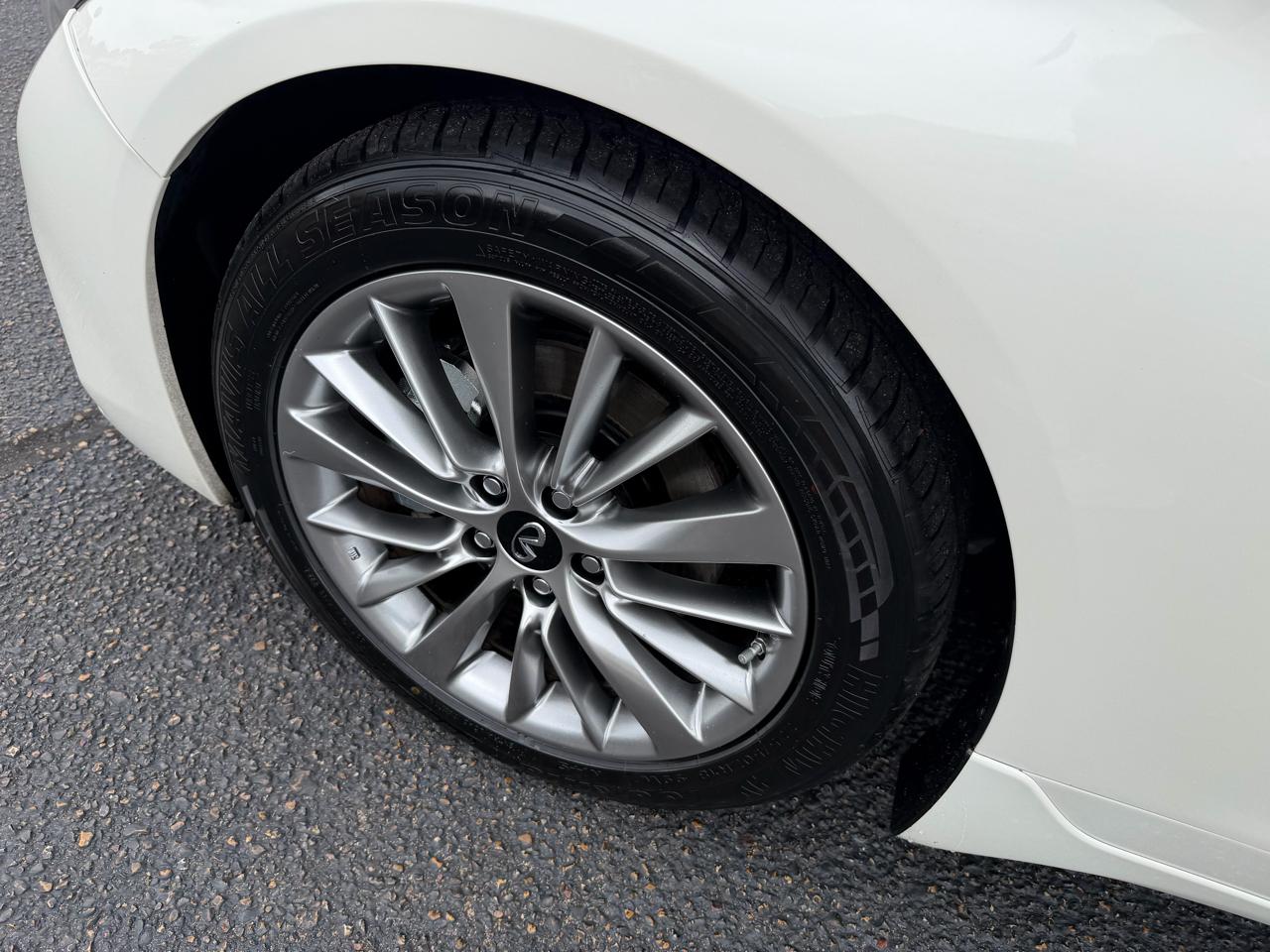 Infiniti Q50 3.0t LUXE 2023