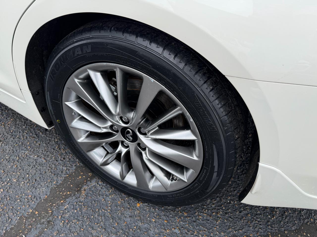 Infiniti Q50 3.0t LUXE 2023
