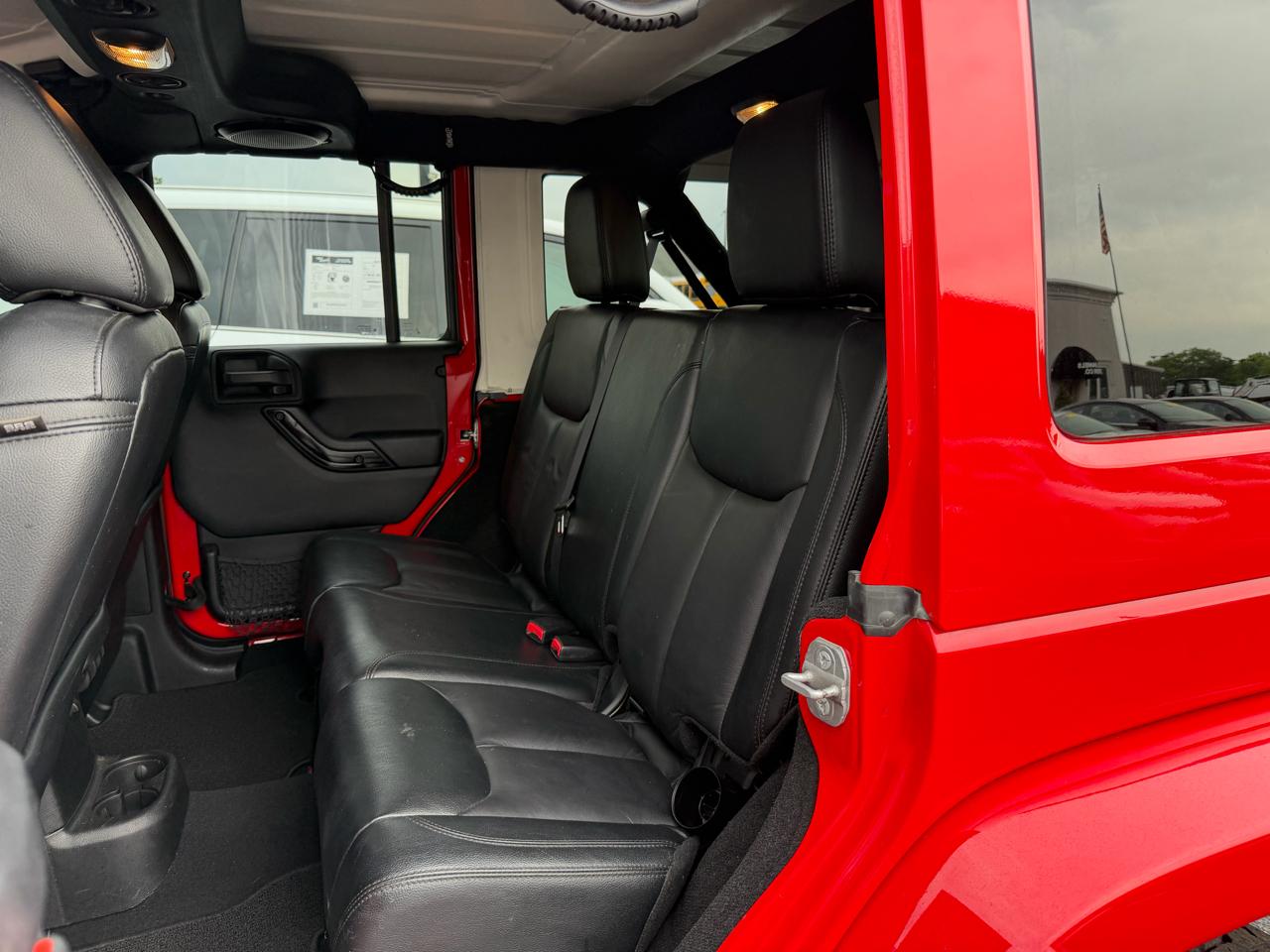 Jeep Wrangler Unlimited Sahara 4WD 2014