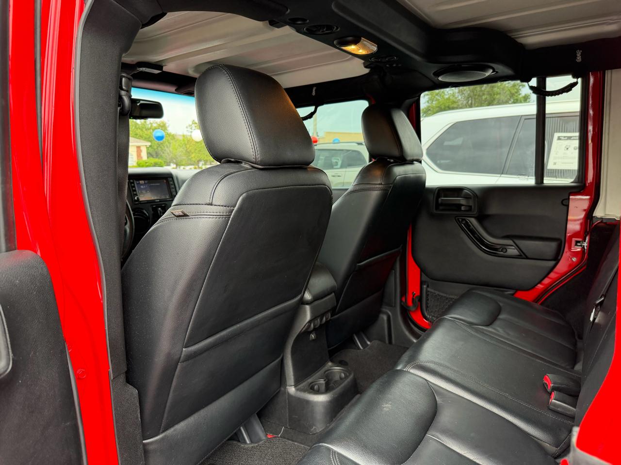 Jeep Wrangler Unlimited Sahara 4WD 2014