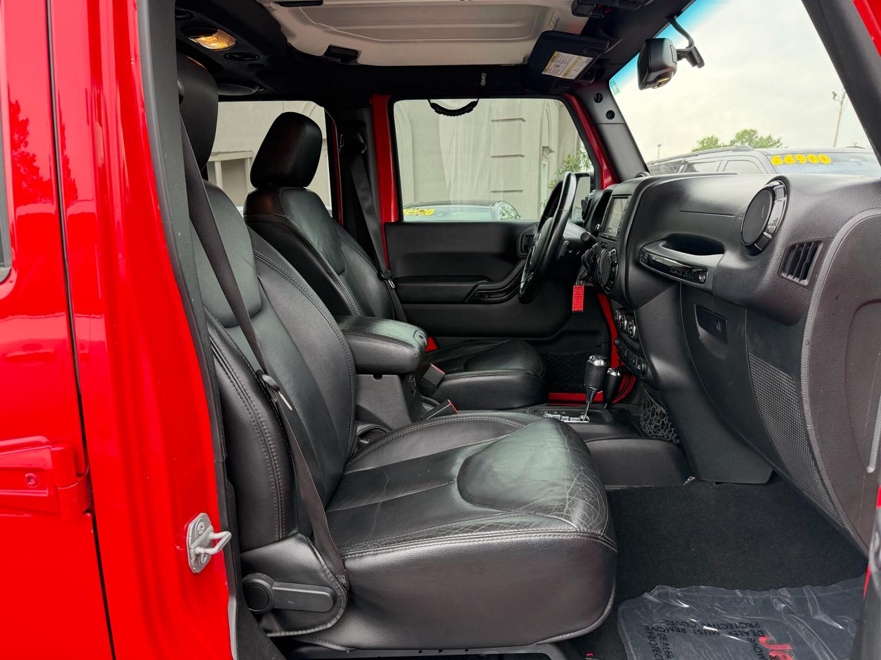 Jeep Wrangler Unlimited Sahara 4WD 2014