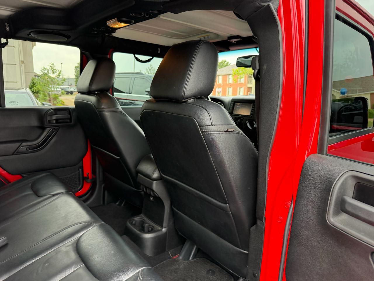 Jeep Wrangler Unlimited Sahara 4WD 2014