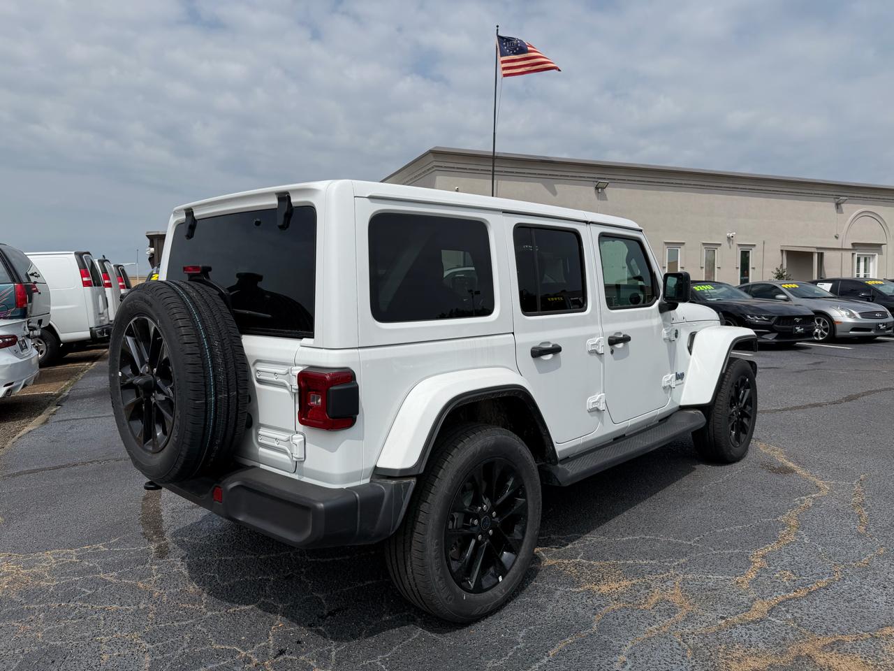 Jeep Wrangler 4xe Sahara 2025