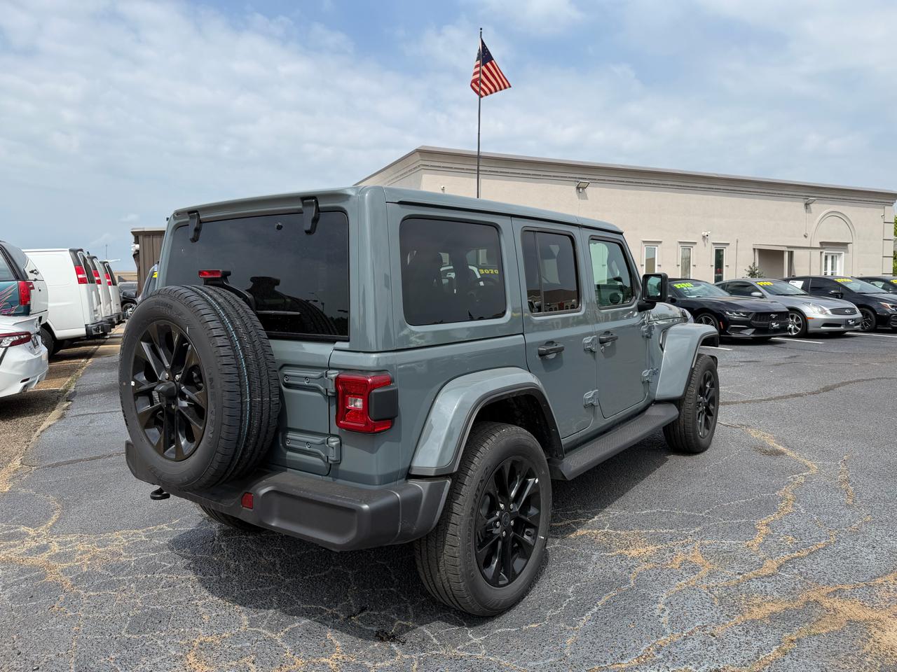 Jeep Wrangler 4xe Sahara 2025