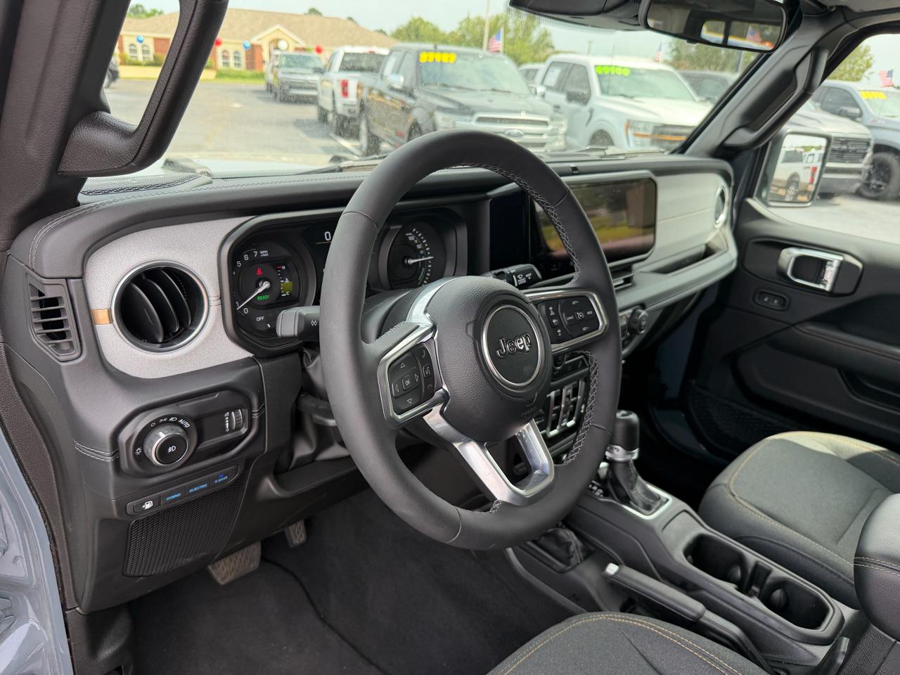 Jeep Wrangler 4xe Sahara 2025