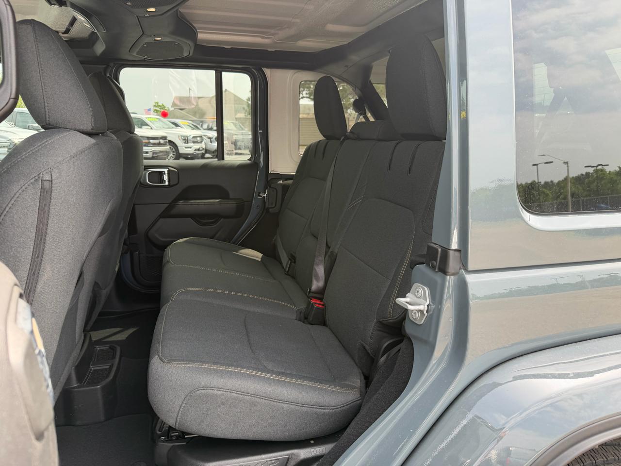 Jeep Wrangler 4xe Sahara 2025