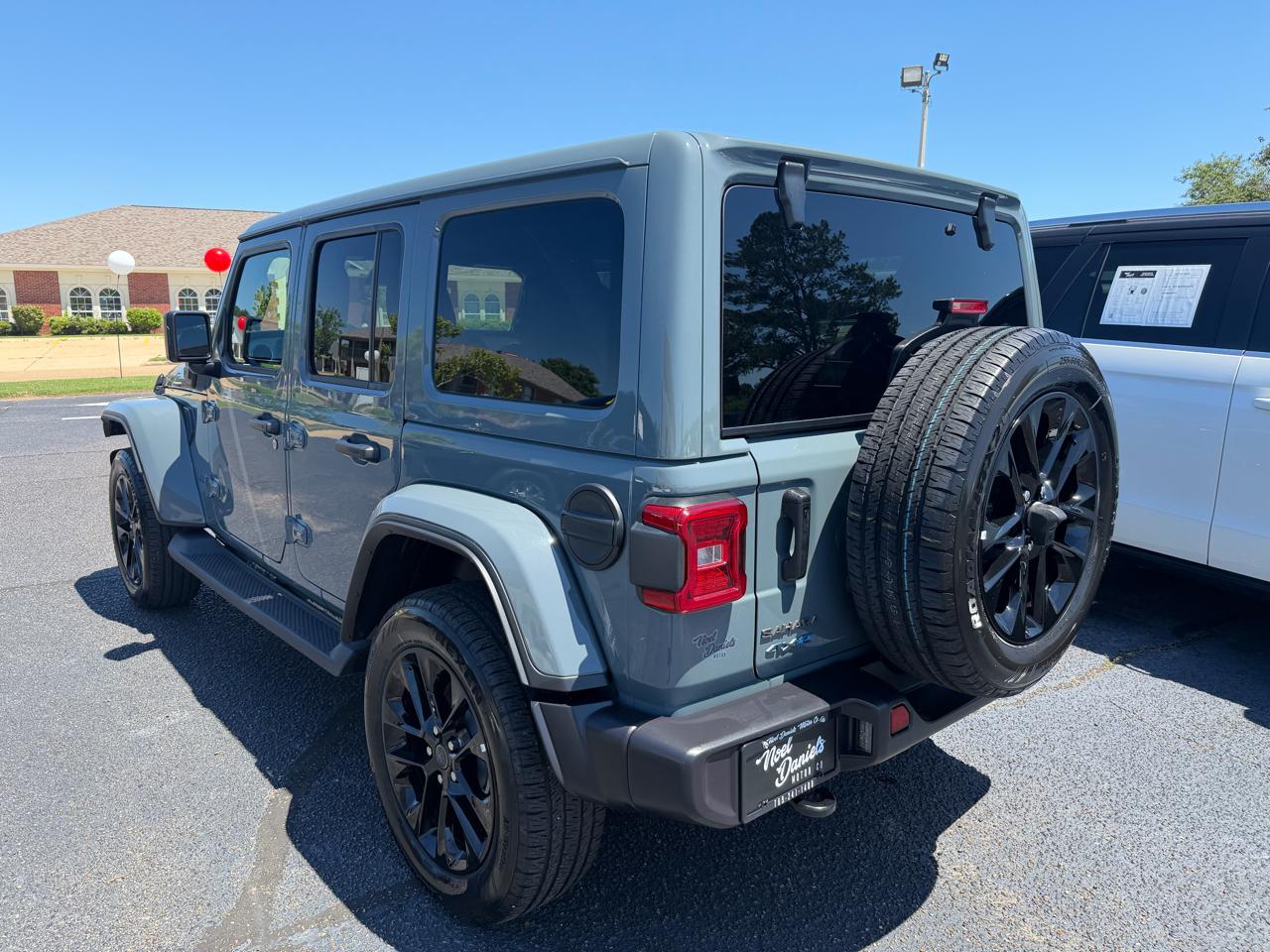 Jeep Wrangler 4xe Sahara 2025