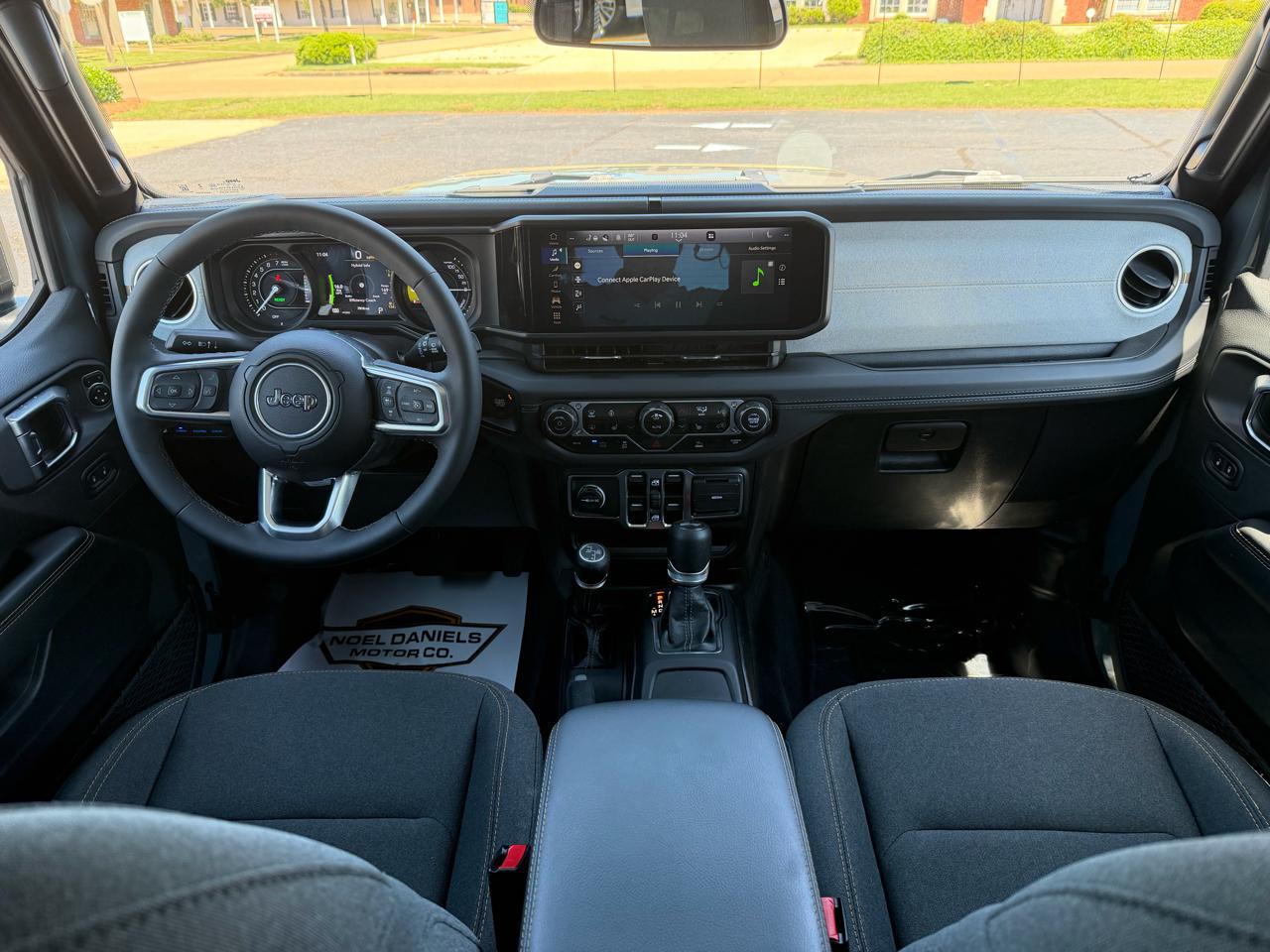 Jeep Wrangler 4xe Sahara 2025