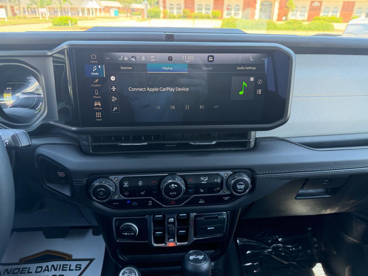 Jeep Wrangler 4xe Sahara 2025