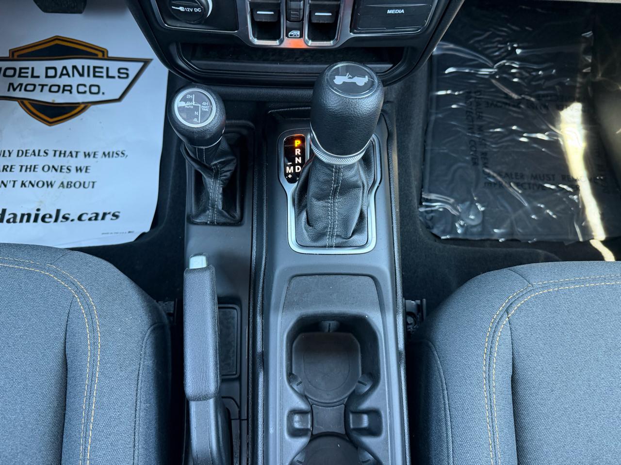 Jeep Wrangler 4xe Sahara 2025