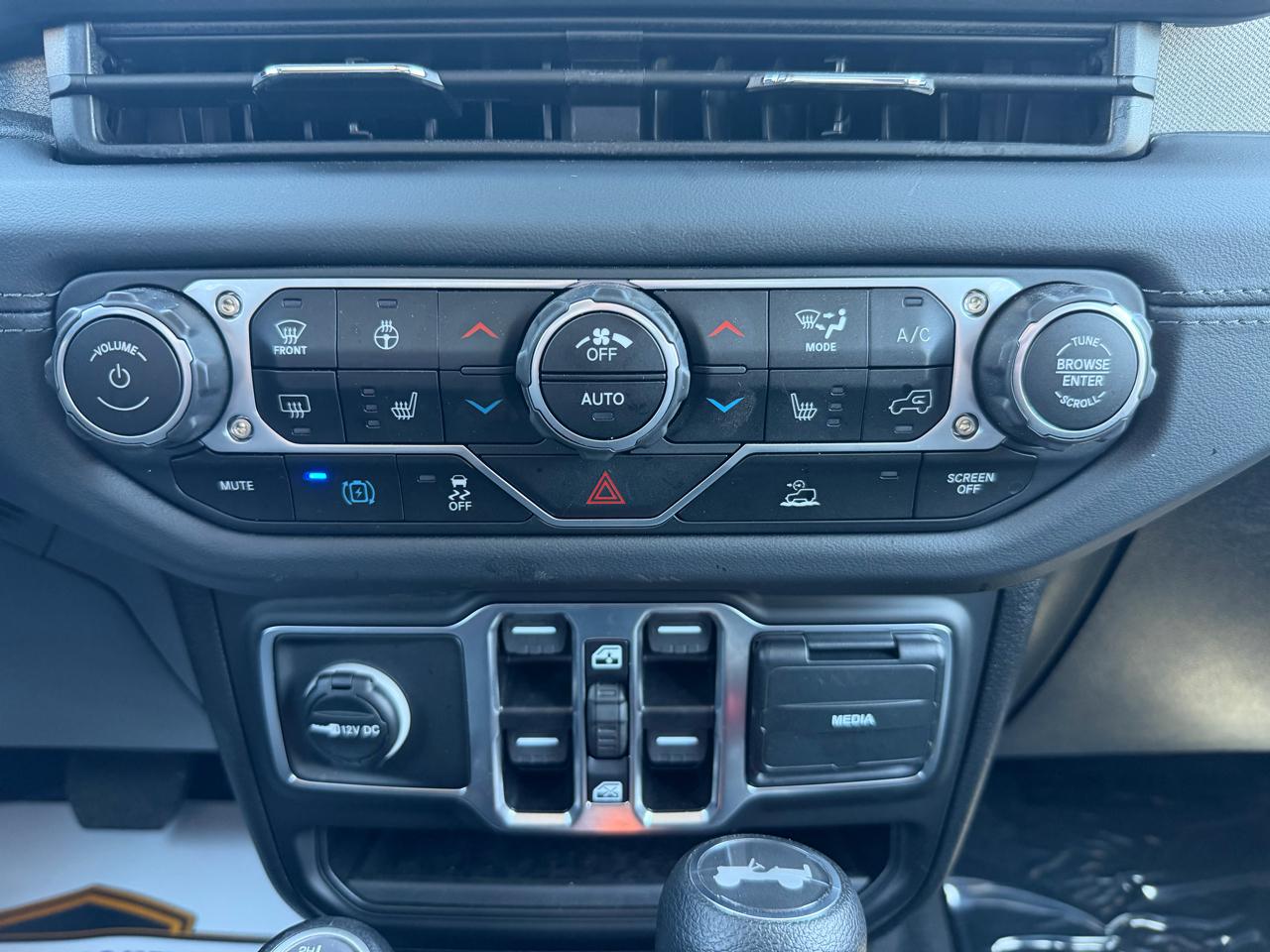 Jeep Wrangler 4xe Sahara 2025