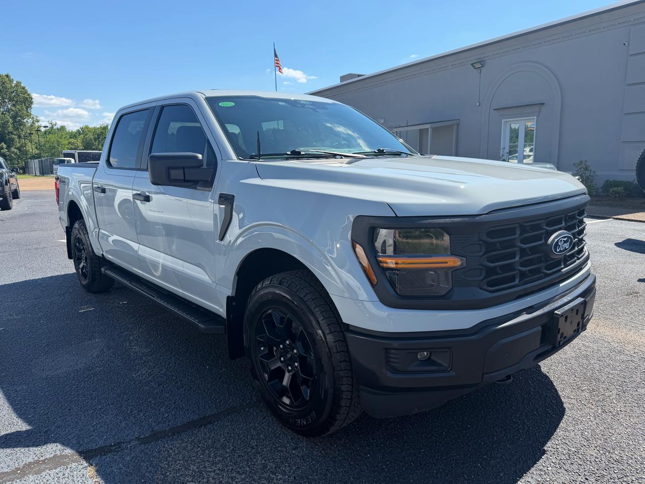 Ford F-150 STX SuperCrew 4WD 2024