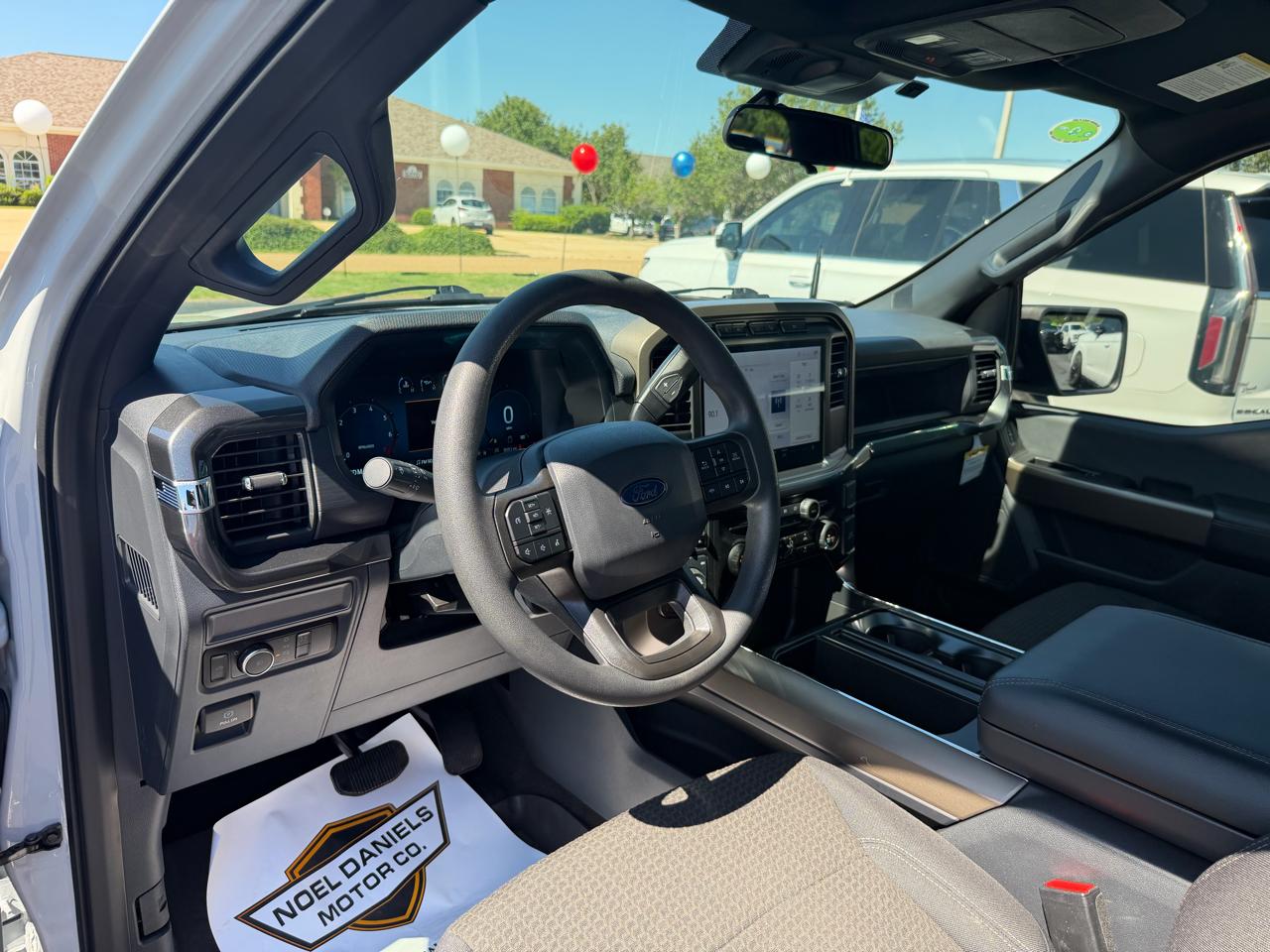 Ford F-150 STX SuperCrew 4WD 2024