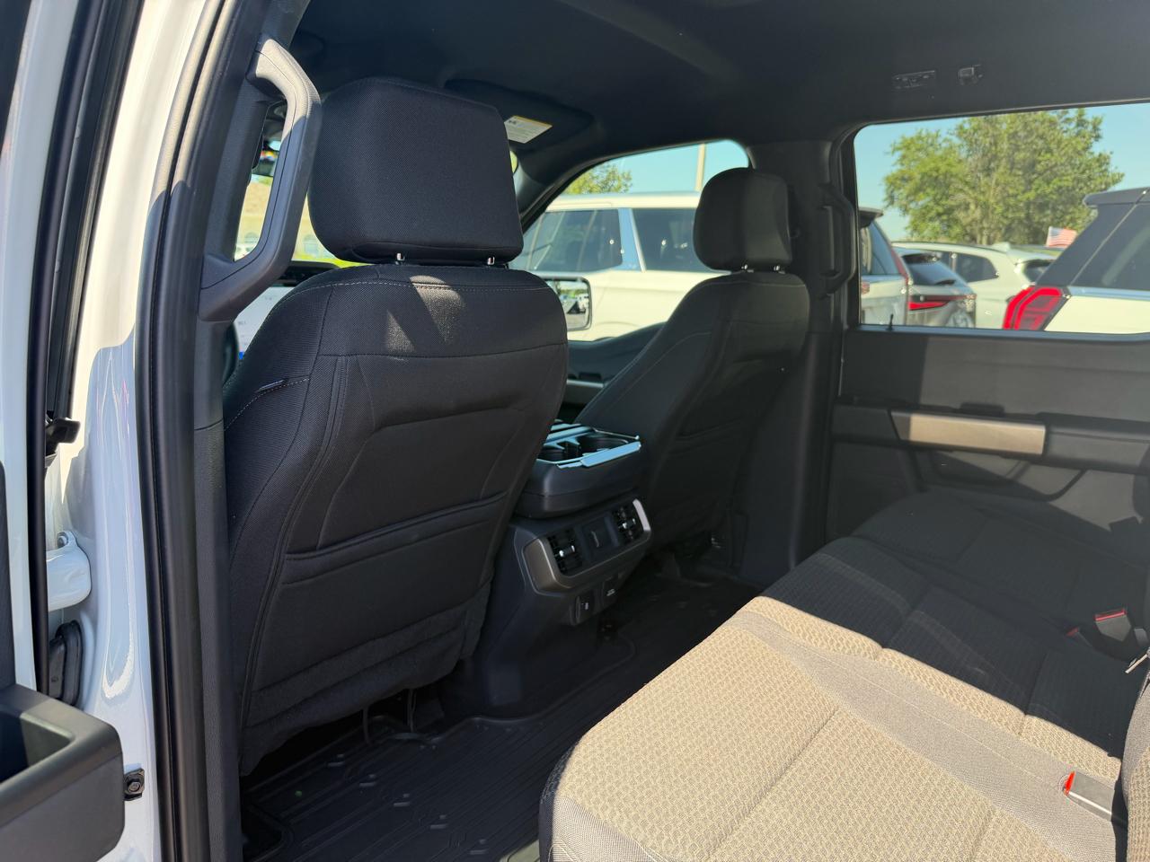 Ford F-150 STX SuperCrew 4WD 2024