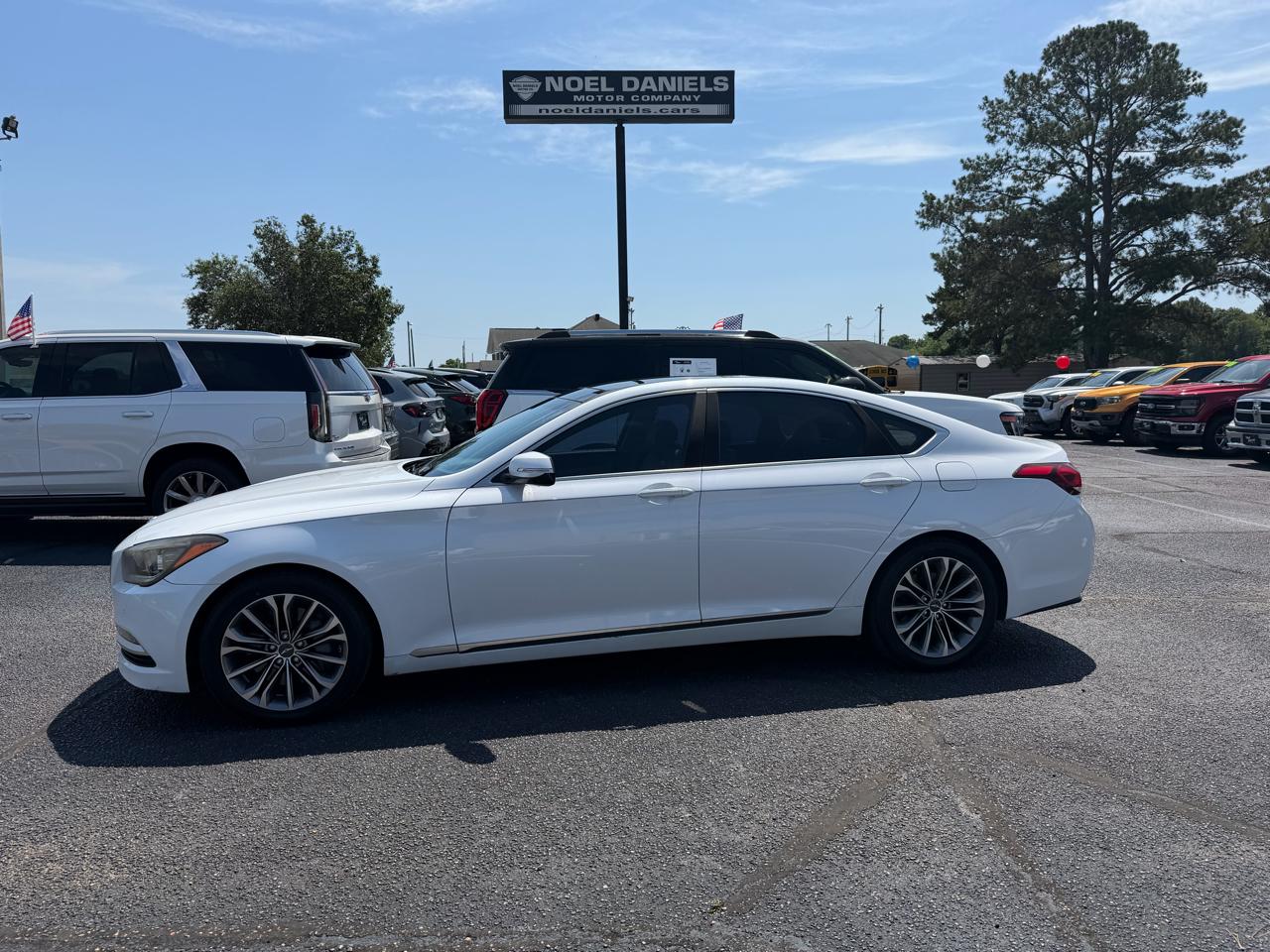 2016 Hyundai Genesis 3.8 RWD's photo