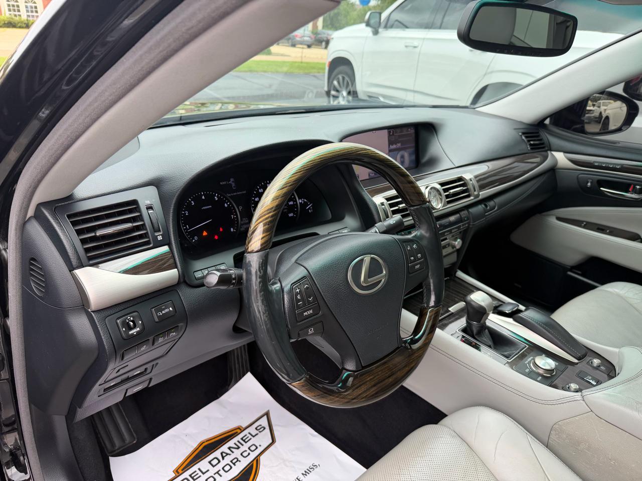 Lexus LS 460 Luxury Sedan 2014