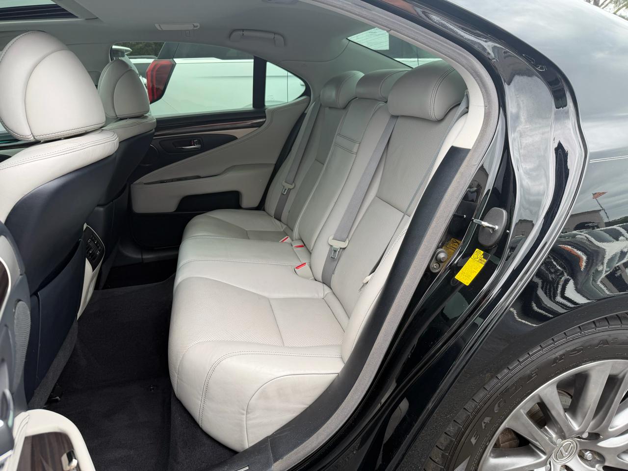 Lexus LS 460 Luxury Sedan 2014
