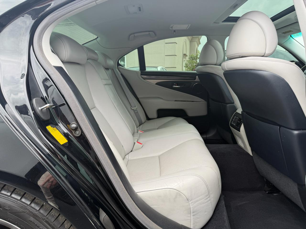 Lexus LS 460 Luxury Sedan 2014