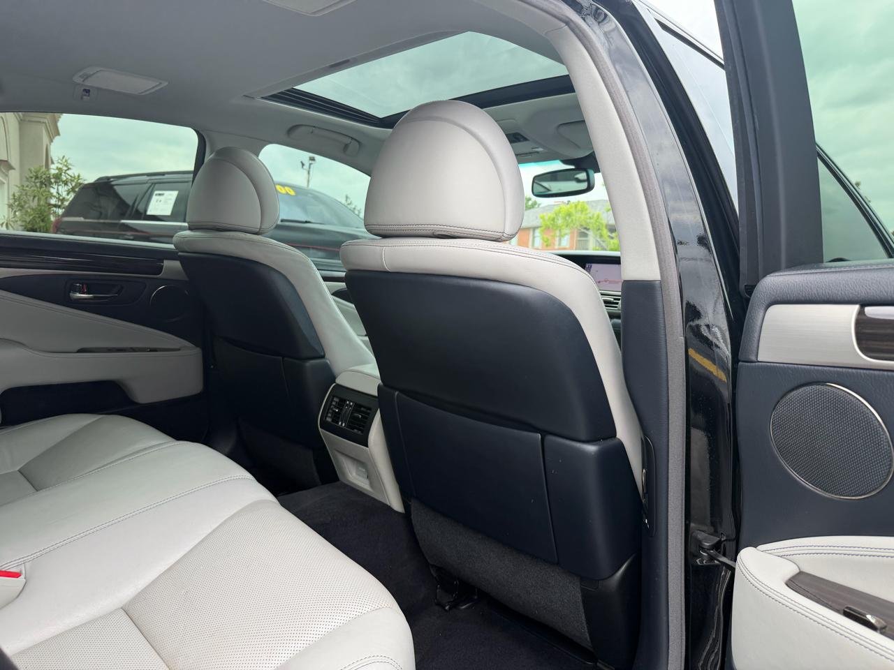 Lexus LS 460 Luxury Sedan 2014