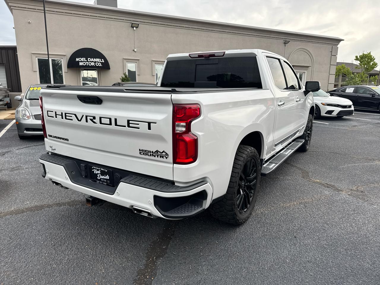 Chevrolet Silverado 1500 High Country Crew Cab 4WD 2023