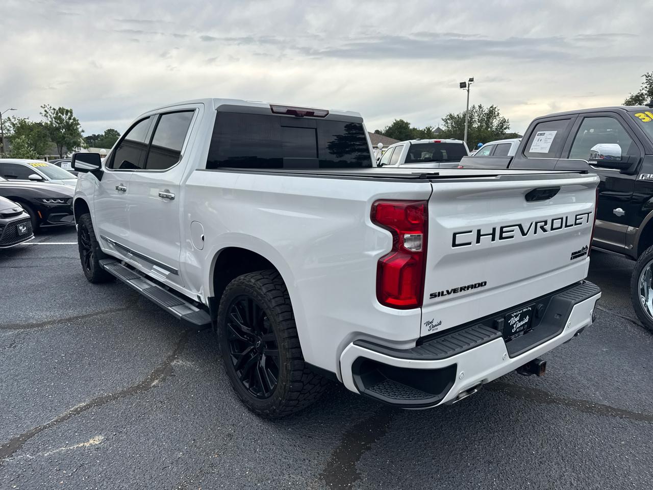 Chevrolet Silverado 1500 High Country Crew Cab 4WD 2023