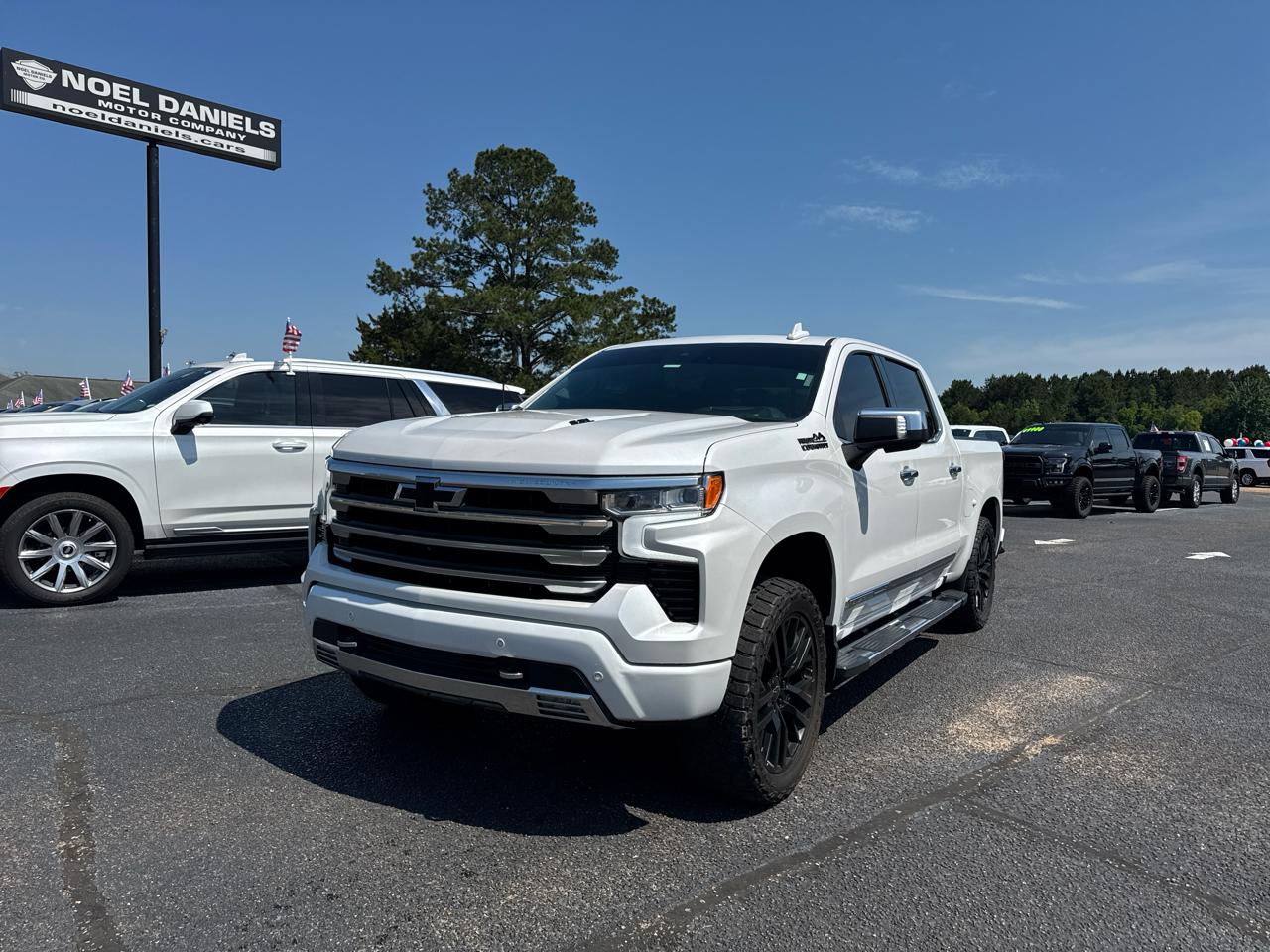 Chevrolet Silverado 1500 High Country Crew Cab 4WD 2023