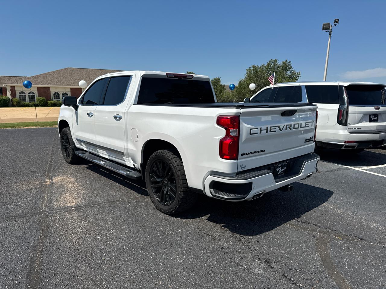 Chevrolet Silverado 1500 High Country Crew Cab 4WD 2023