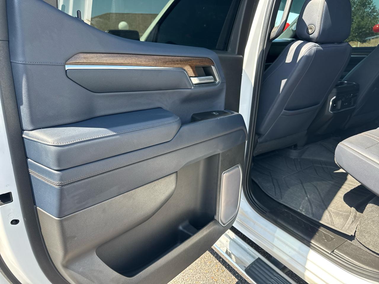 Chevrolet Silverado 1500 High Country Crew Cab 4WD 2023