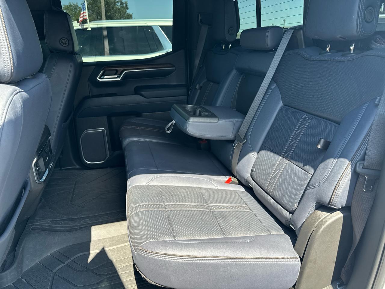 Chevrolet Silverado 1500 High Country Crew Cab 4WD 2023