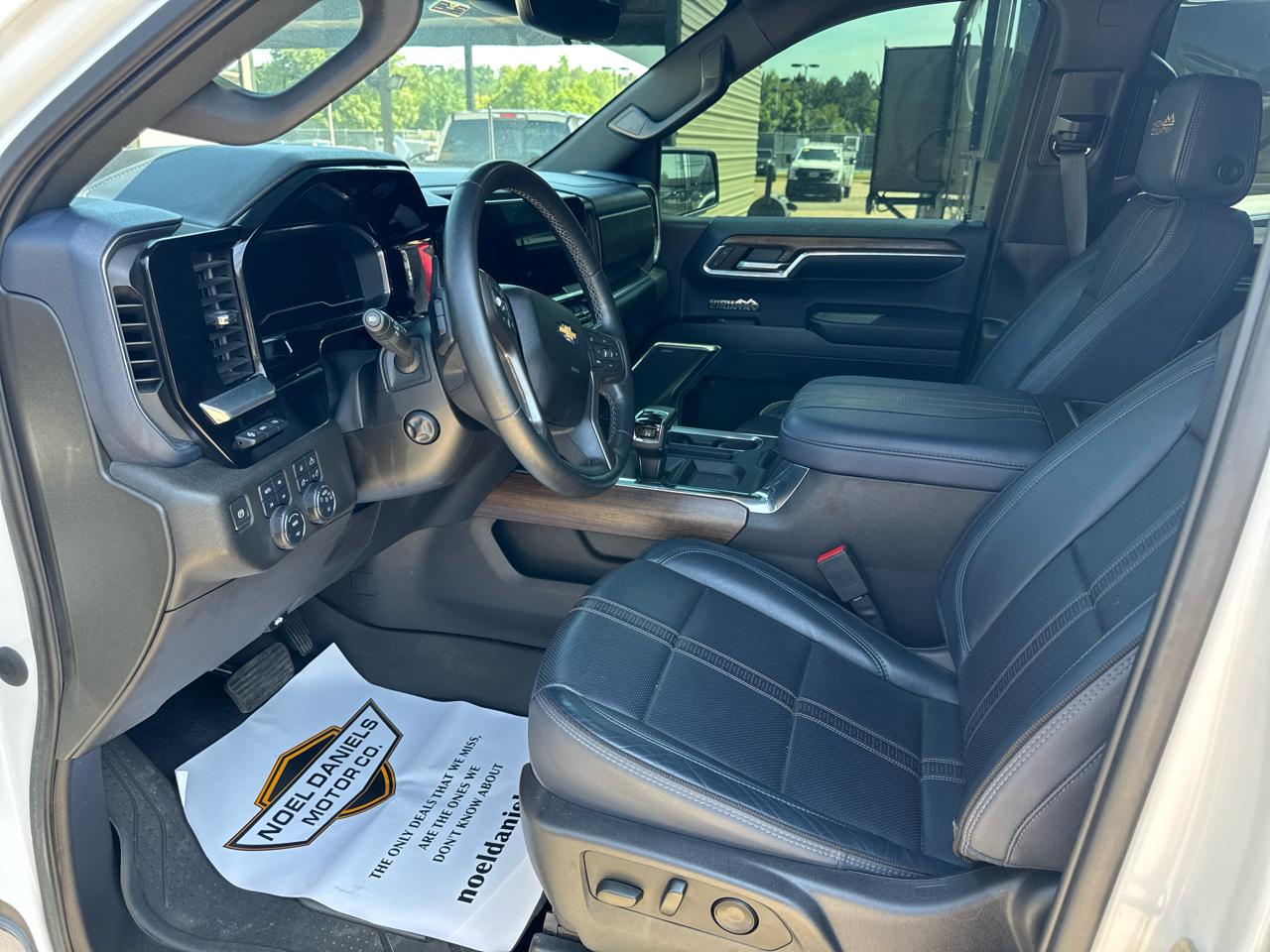 Chevrolet Silverado 1500 High Country Crew Cab 4WD 2023