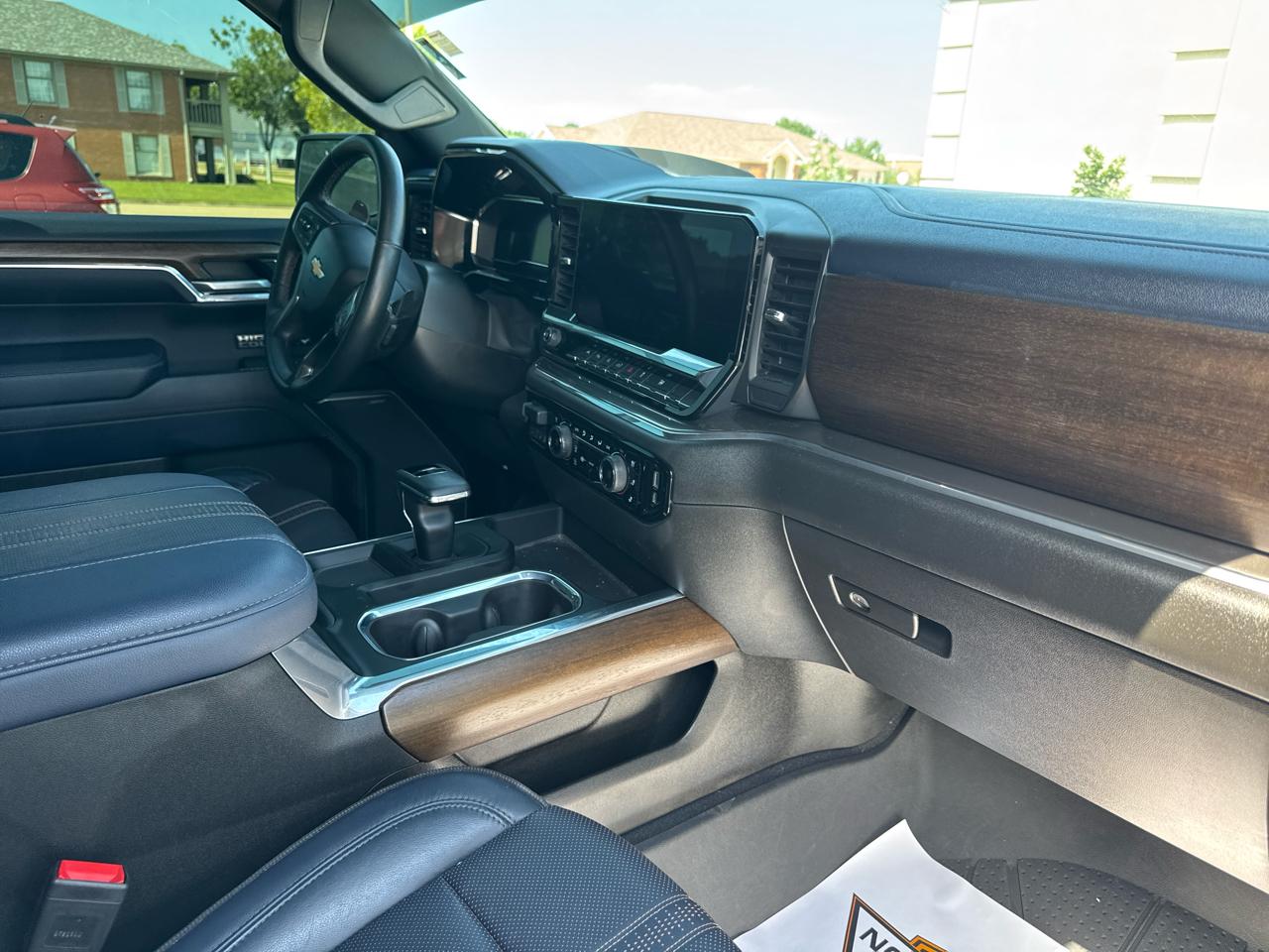 Chevrolet Silverado 1500 High Country Crew Cab 4WD 2023