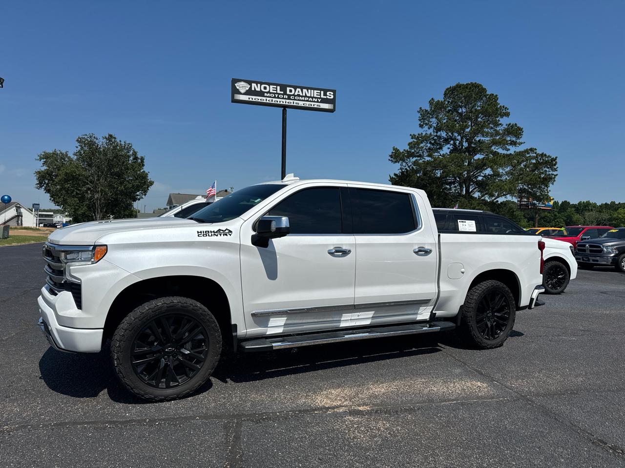 2023 Chevrolet Silverado 1500 High Country Crew Cab 4WD