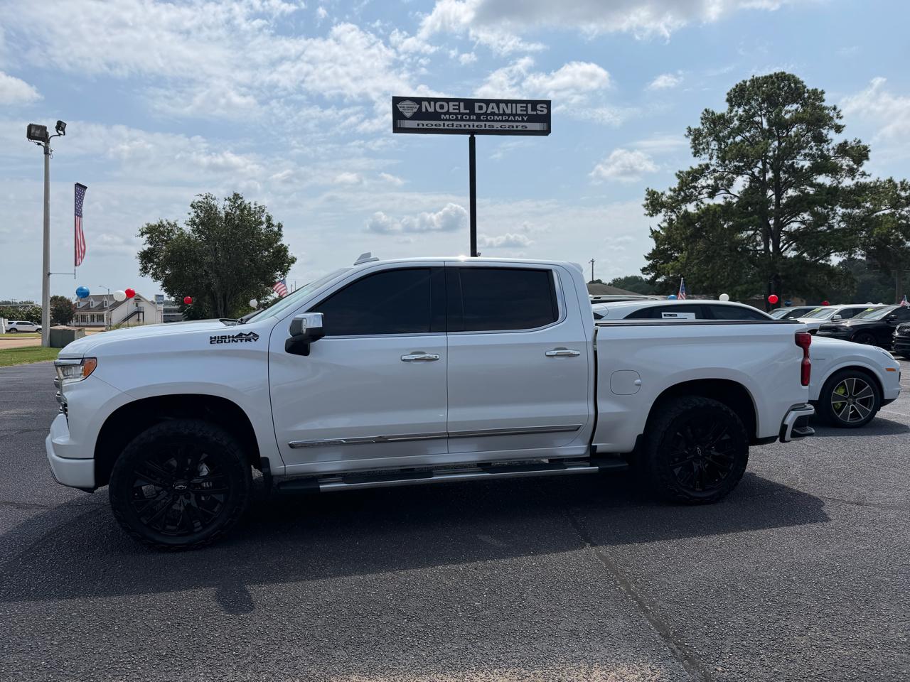 2023 Chevrolet Silverado 1500 High Country Crew Cab 4WD