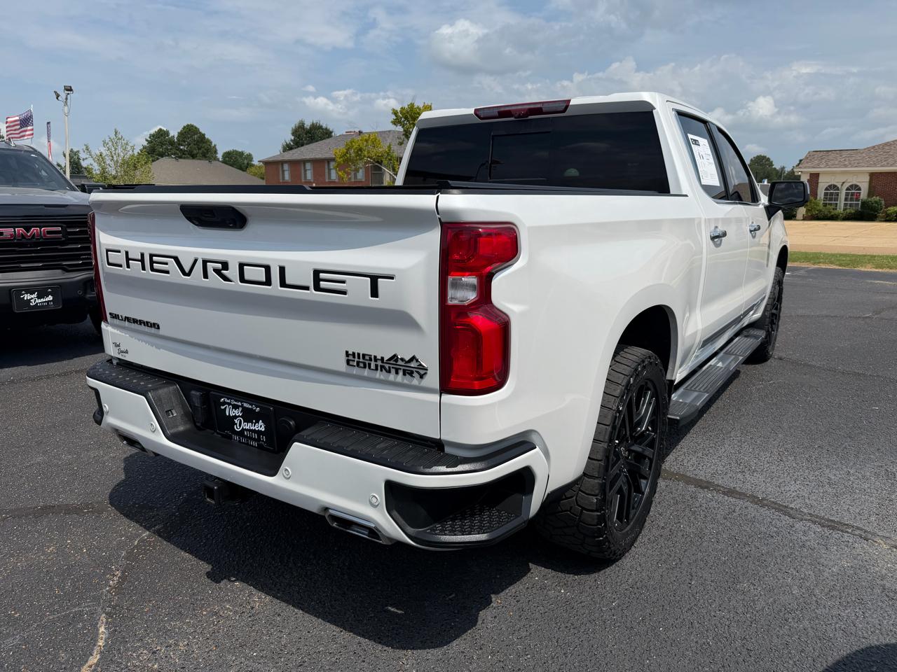 Chevrolet Silverado 1500 High Country Crew Cab 4WD 2023
