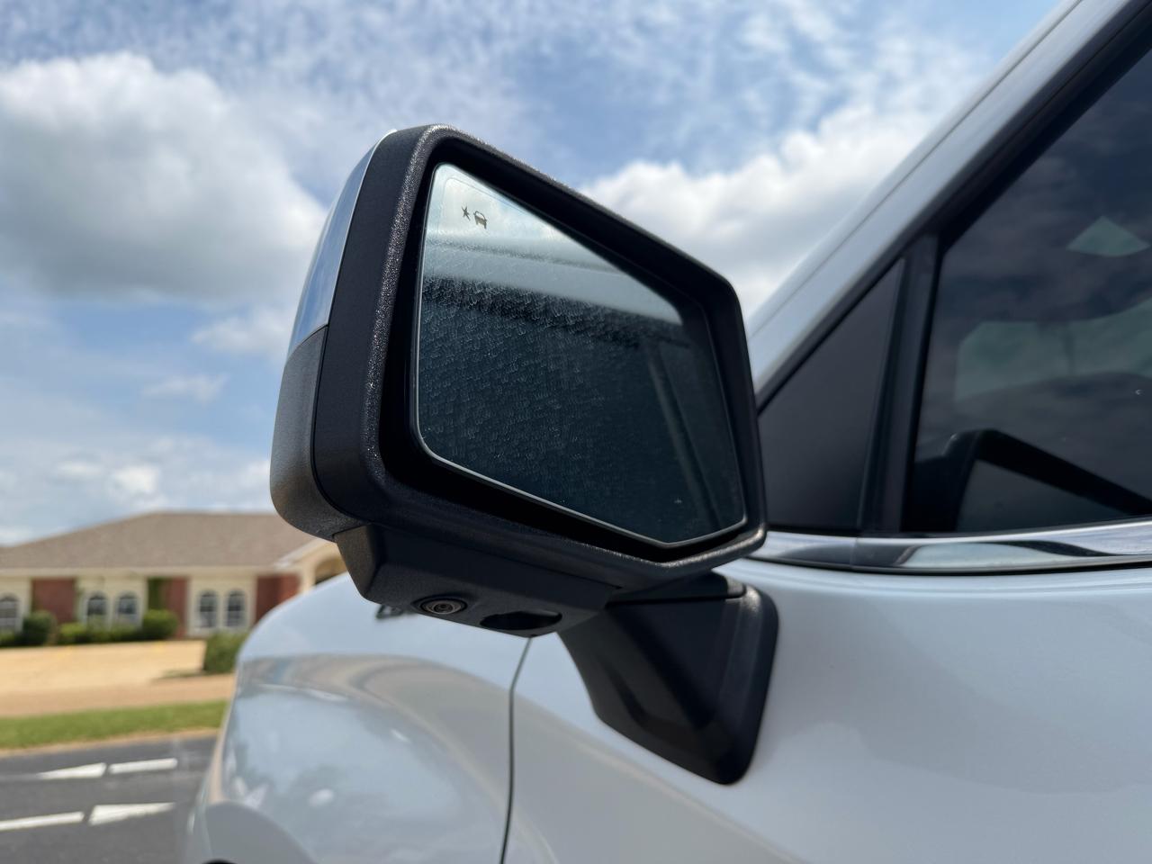 Chevrolet Silverado 1500 High Country Crew Cab 4WD 2023