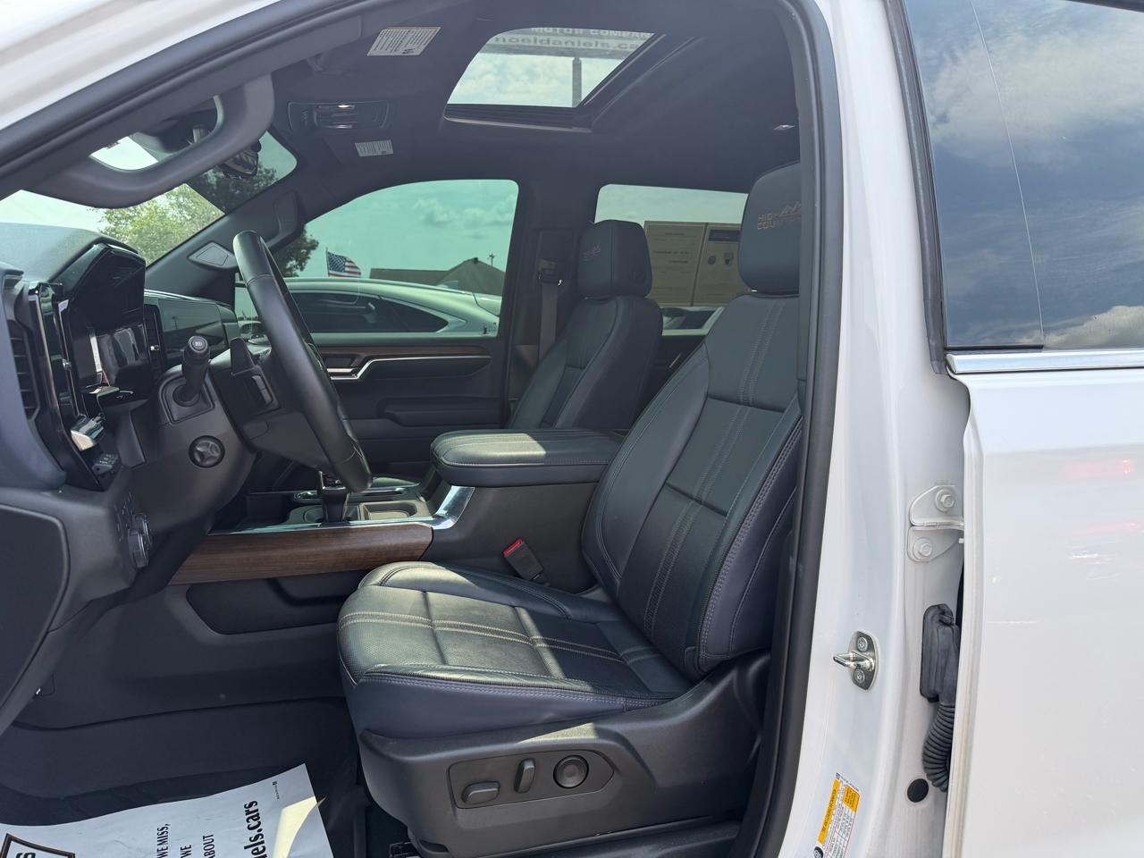 Chevrolet Silverado 1500 High Country Crew Cab 4WD 2023
