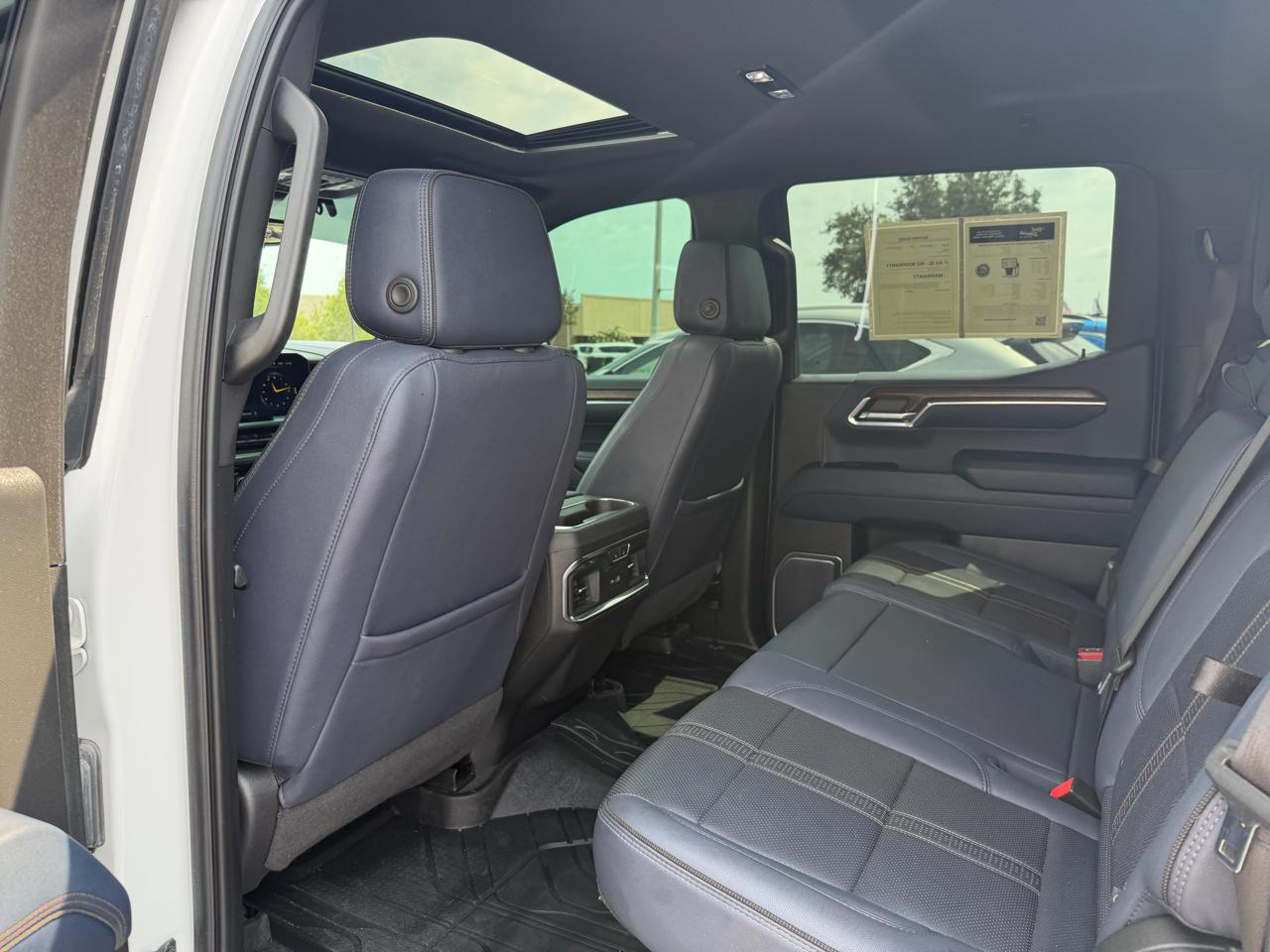Chevrolet Silverado 1500 High Country Crew Cab 4WD 2023