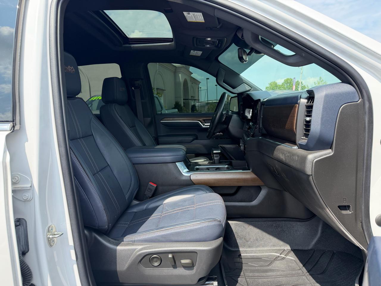 Chevrolet Silverado 1500 High Country Crew Cab 4WD 2023